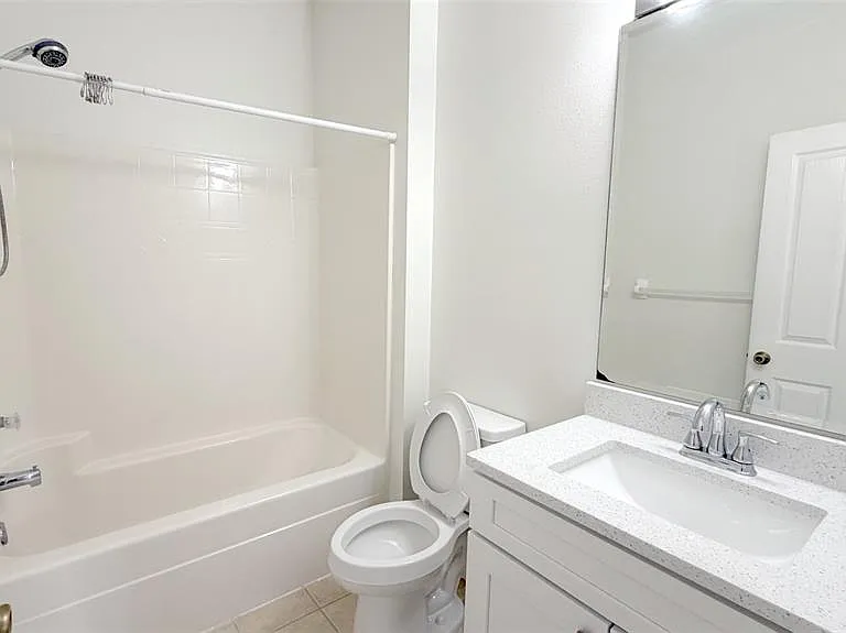 203 Madison Cir — Photo 26