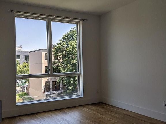 5th image of 27 Van Buren St APT 3R