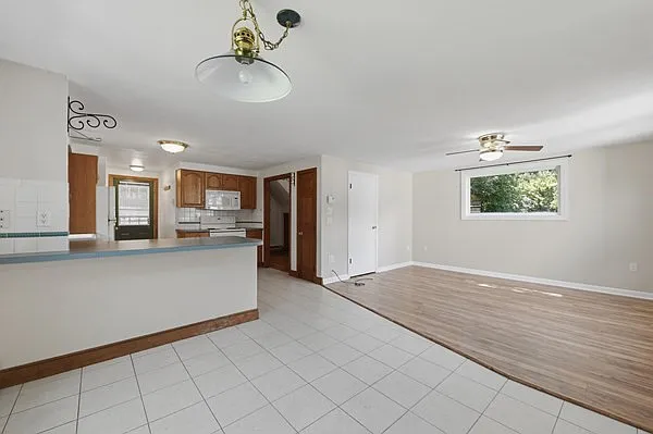 2 bed, 1.5 bath, 1200 sqft, $2,850 — Photo 3