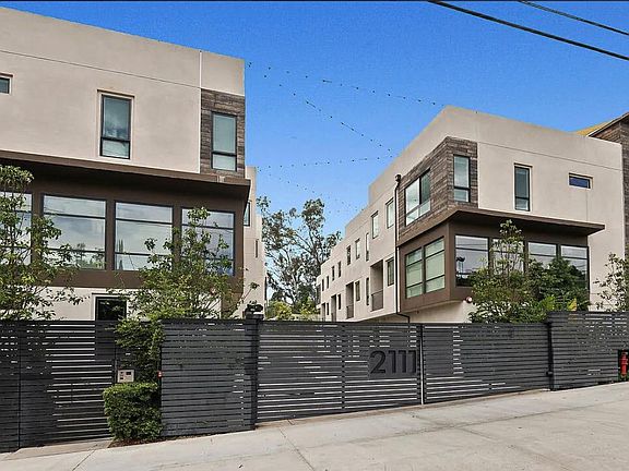 3rd image of 2111 N Cahuenga Blvd Unit 2