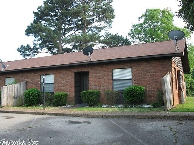 1st image of 301 Hammond Dr