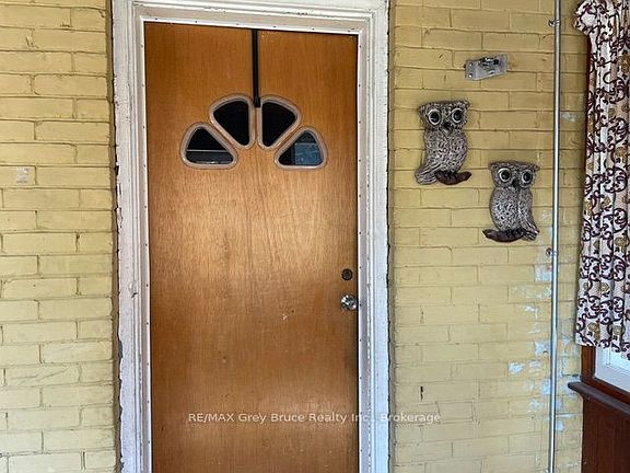 3rd image of 1348 5th Ave W