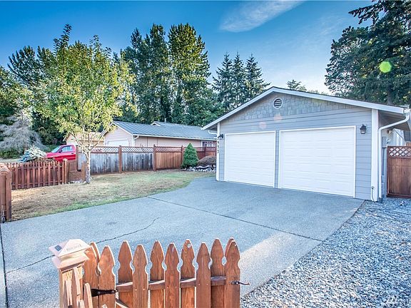 3rd image of 2933 61st Ave NE