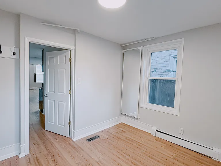 324 N 18th St #1 — Photo 11