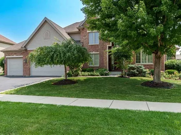 1695 Divine Dr, Rockford, IL 61107