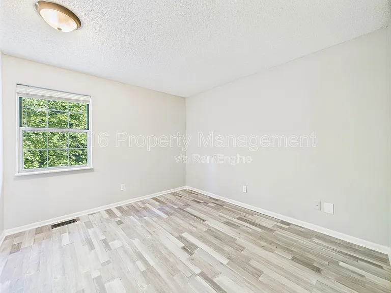 7941 NW 79th Pl — Photo 11