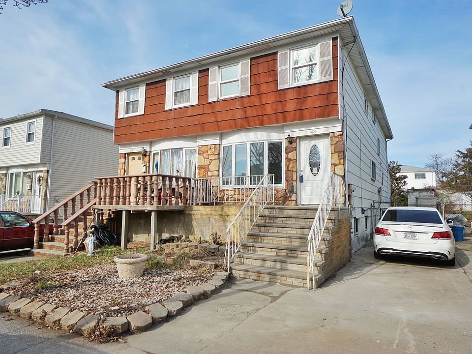 1st image of 43 Bowling Green Pl