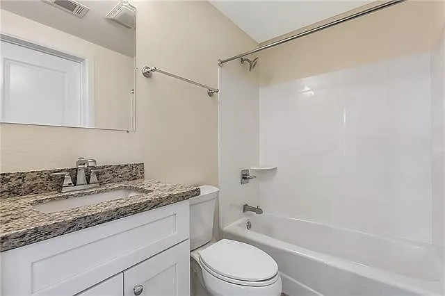 3601 Camp St #105 — Photo 6