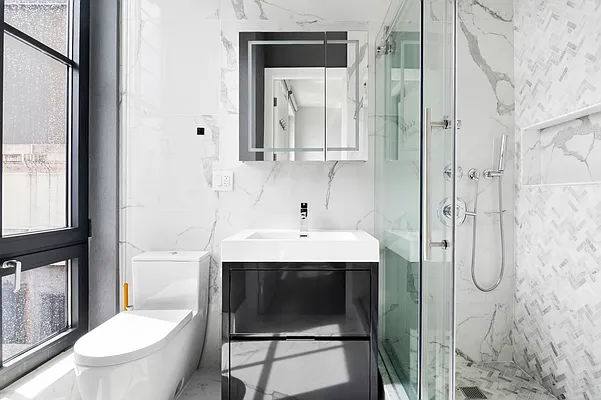 Bathroom, photo 1