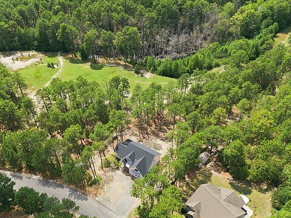 5th image of 172 Woodbine Way