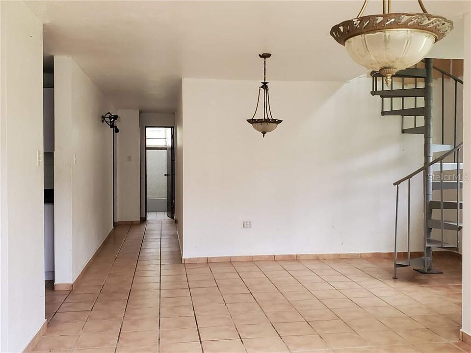 2nd image of Camino Del Lago St