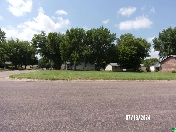 0 Falcon Dr, Hawarden, IA 51023