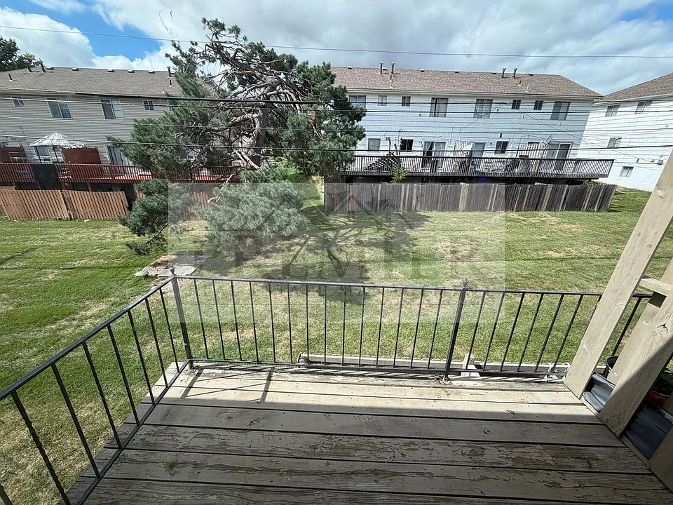 9306 Reeder Ave #4