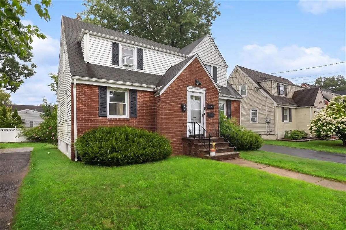 2 bed, 1.5 bath, $3,000 — Photo 2