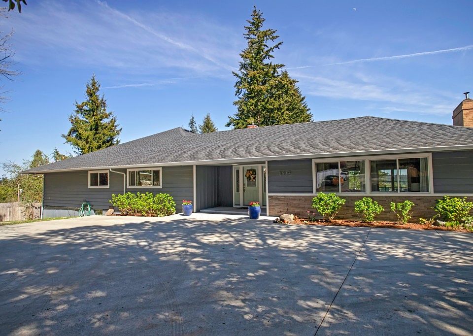 1st image of 5919 Soundview Dr
