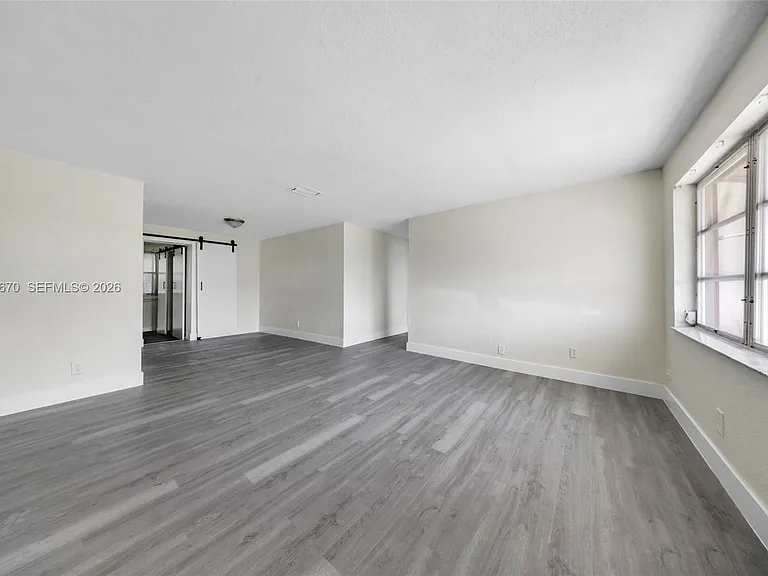 2520 NW 2nd Dr — Photo 3