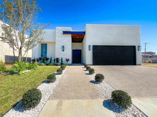 8717 Plantation East Dr, Laredo, TX 78045