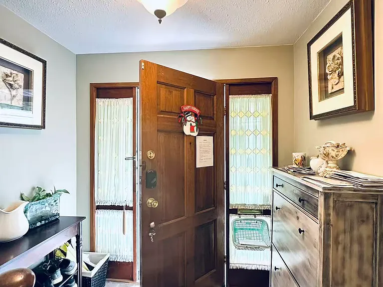 7372 Waverley Ave — Photo 3