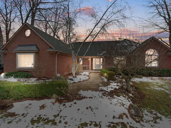 2130 Huntington Dr, Lake Orion, MI 48360