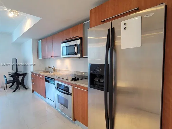 185 SW 7th St APT 2806, Miami, FL 33130