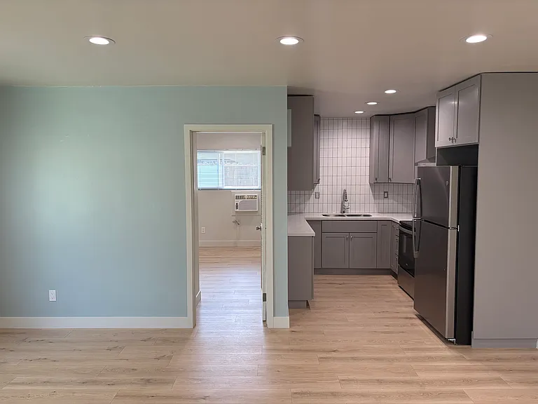 722 Coronel St #1 — Photo 10