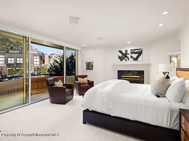 208 S Spring St #1 — Photo 12