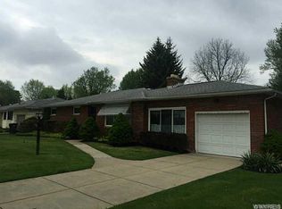 470 Roncroff Dr, North Tonawanda, NY 14120