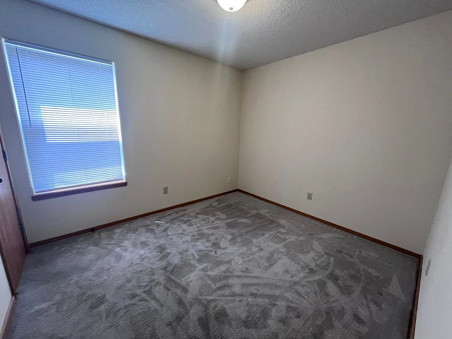 1309-1323 W Lotus — Photo 4