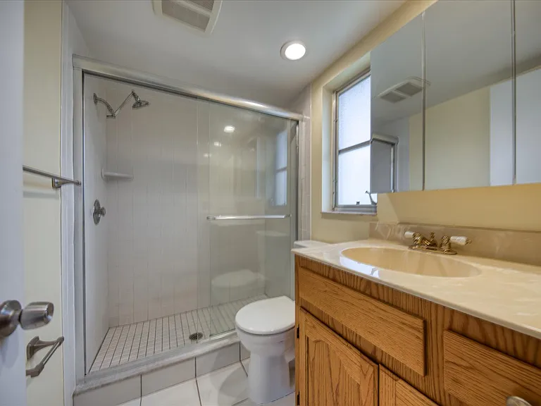 1901 Dolphin Dr — Photo 18