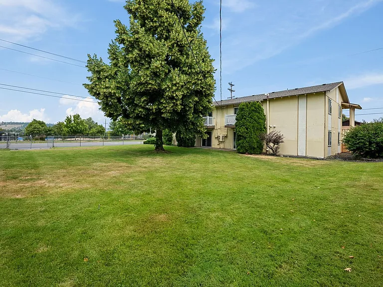1521 N Bowdish Rd — Photo 24