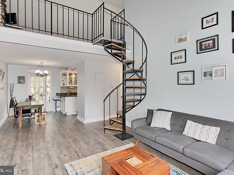 3043 S Columbus St #C1 — Photo 6