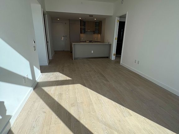 3rd image of 3 Court Sq APT 6201