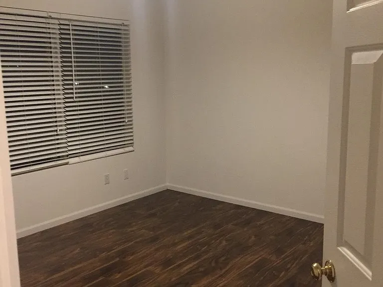 4475 Kellee Ln — Photo 3