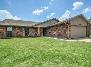 2104 Basking Ridge Trl, Edmond, OK 73013