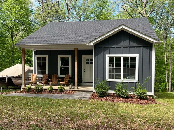 22 Woodcove Ln, Scottsville, KY 42164