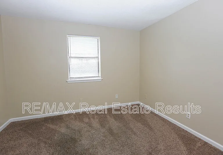 815 S 28th St — Photo 14