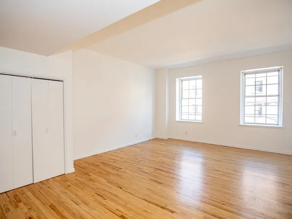 341 Monmouth Street image 9 of 23