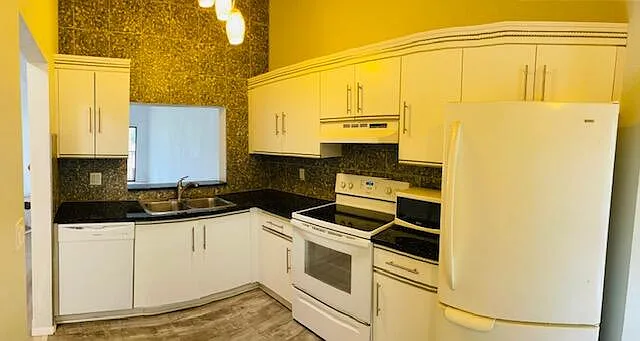 3386 Lucerne Park Dr — Photo 7