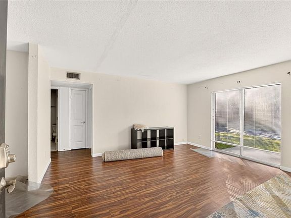 4th image of 507 NW 39TH ROAD #107
