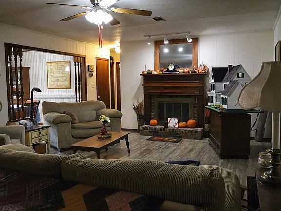 3rd image of 14 Cattail Rd