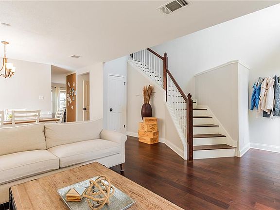 3rd image of 2603 Oakwood Glen Dr