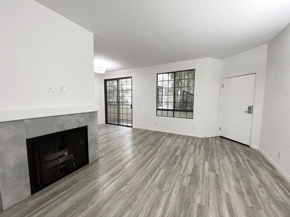 1st image of 3815 McLaughlin Ave #104