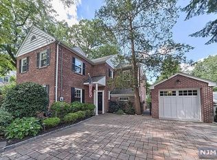 75 Erledon Rd, Tenafly, NJ 07670
