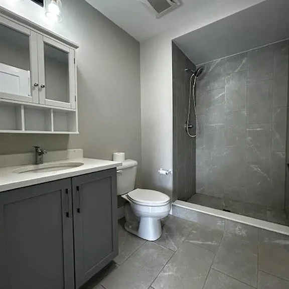 140 Main St E #203 — Photo 28