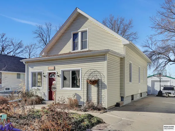 2209 S 8th St, Lincoln, NE 68502