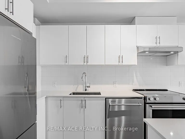 8960 Jane St #2318 — Photo 9