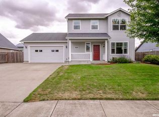 856 N 7th St, Harrisburg, OR 97446
