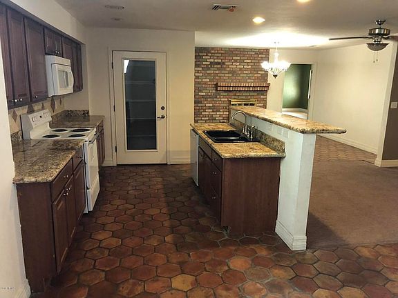 5th image of 4516 W North Ln