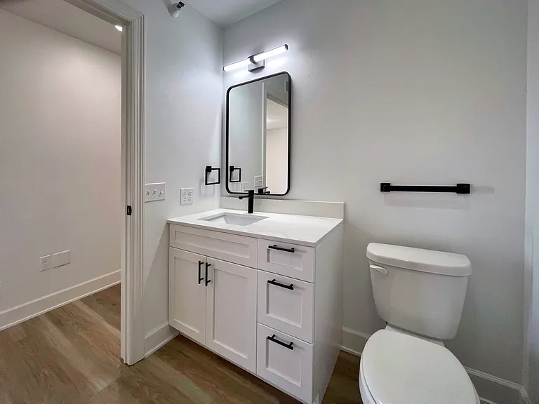 209 W Jefferson St #23 — Photo 7