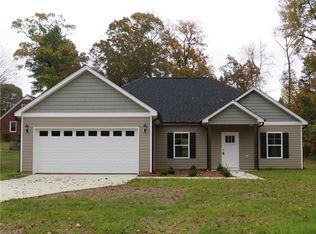 703 Archdale Dr, Lexington, NC 27292